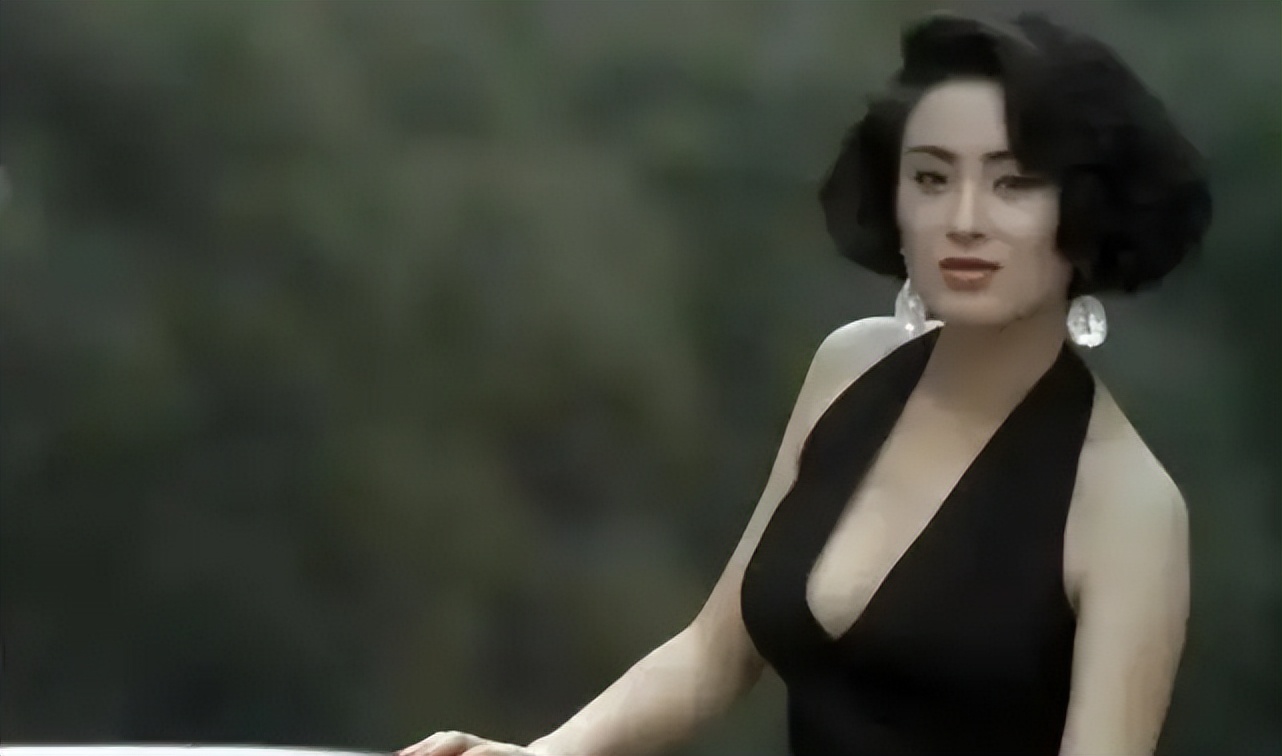 “呲牙咧嘴”别演回眸笑！有人回头一眼万年，有人我想给她按回去