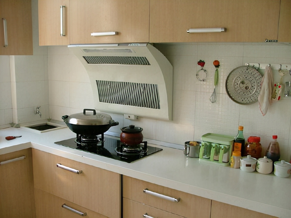 油烟机用久了油污难清洗？教你几个土办法，半年都不用清洁