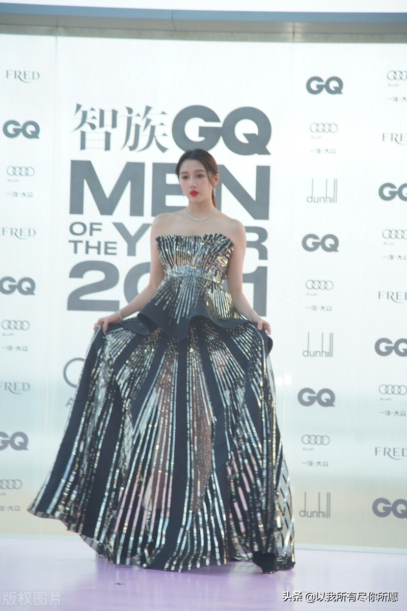 人间极品关晓彤