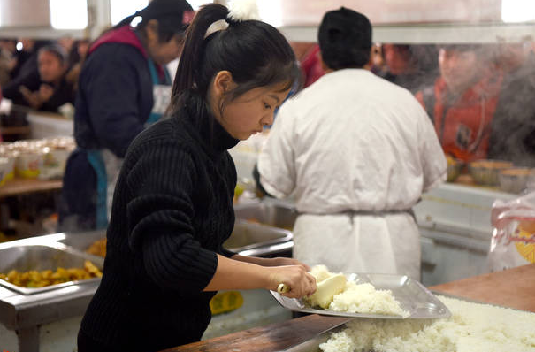 大学食堂档口招租（河北仨女大学生）