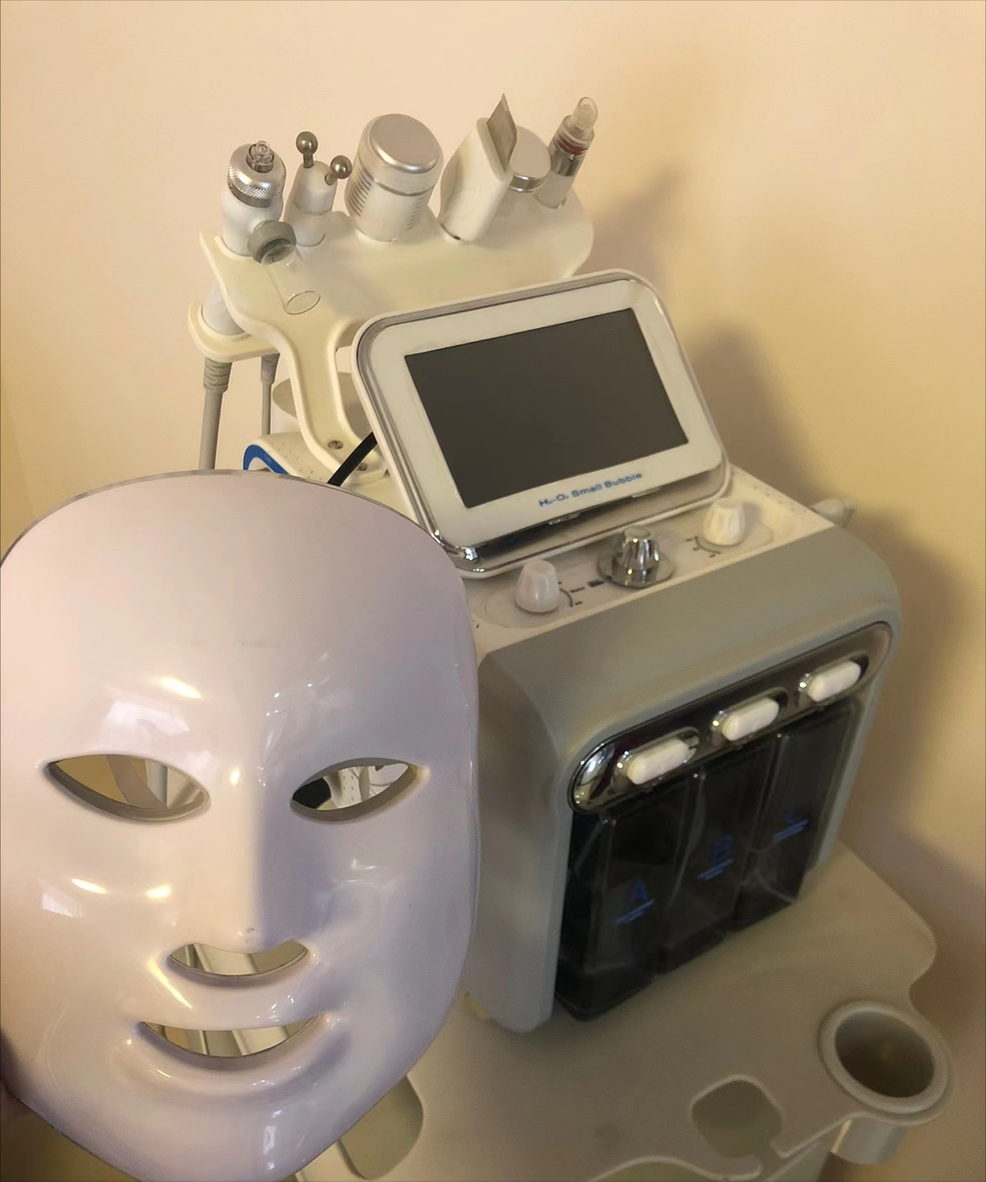 为什么这么多人疯狂的跑美容院做"毛孔清洁",真的能去黑头吗?