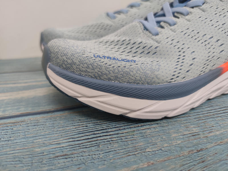 跑鞋刮起轻运动时尚风，咕咚F1健跑鞋体验