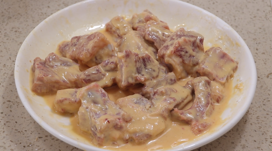 排骨又出新做法了，往里面淋1个鸡蛋，外酥里嫩，及早了解