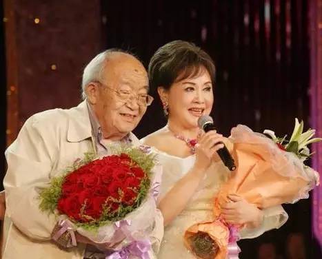 乔羽：他写的歌大家都会唱，为何能与初恋妻子相守68年？