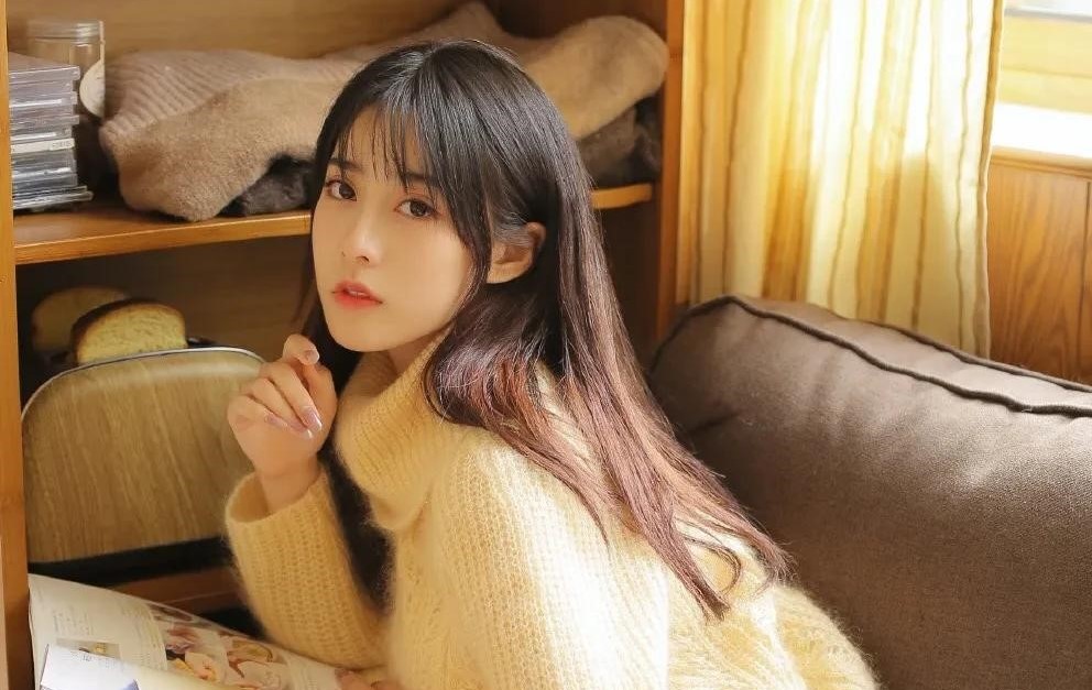 刚开始追女孩子送什么礼物好（追女孩子送礼物合适吗）