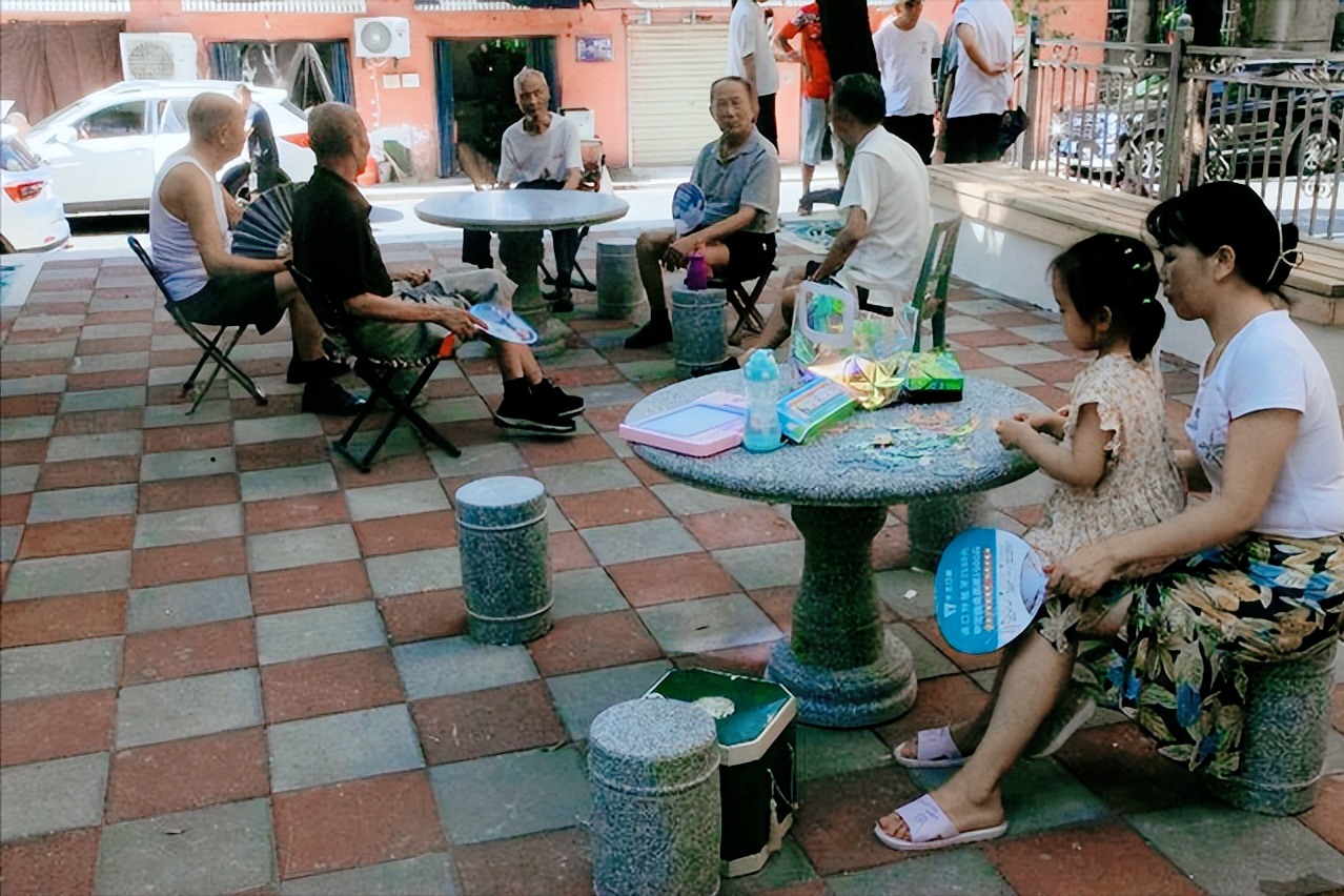 從老人需求出發(fā) 黃石港楠竹林社區(qū)舊改因地制宜改出美麗宜居小區(qū)