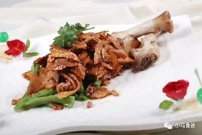 蹄膀的做法大全（猪肘子的12种特色做法分享）