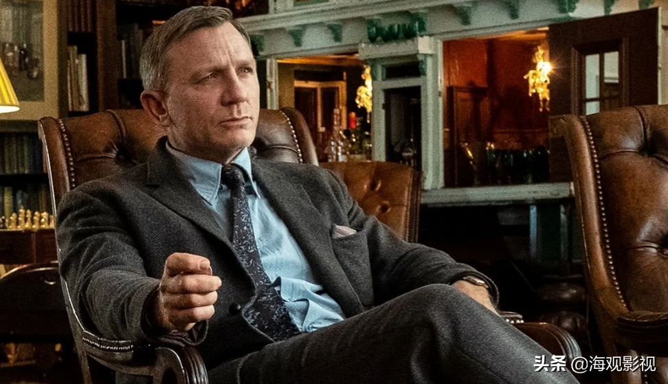 网飞宣布《利刃出歹》续集定名《玻璃洋葱》，公布圣诞节上映