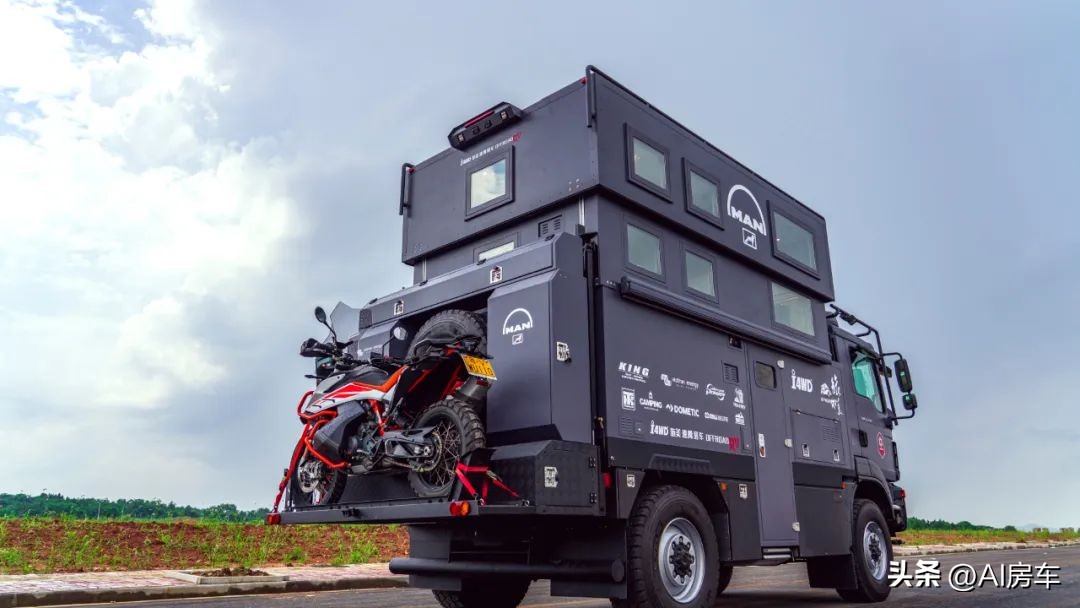末日堡垒房车!德国man指挥者4x4装甲越野来了!