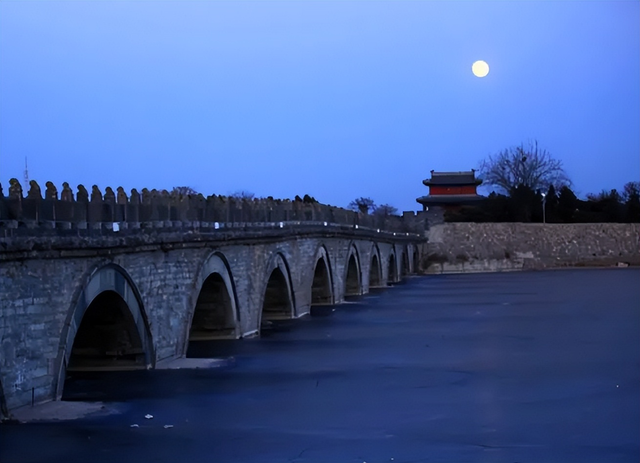 “一座城市一句诗”，30座城市最具代表性的诗句，你的城是哪句？