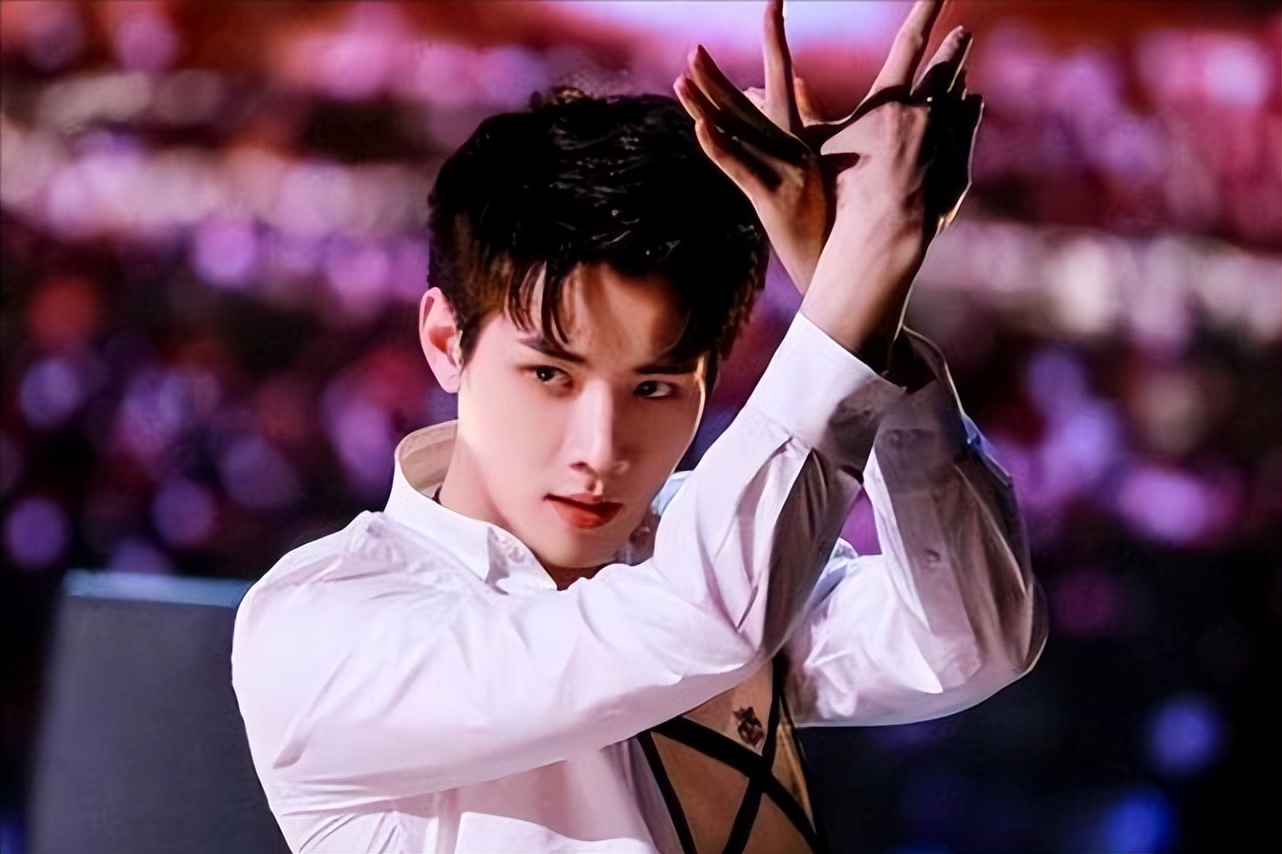 做核酸随意插队，事后卖惨装病搞特殊，任豪塌房多次怎么还不凉？