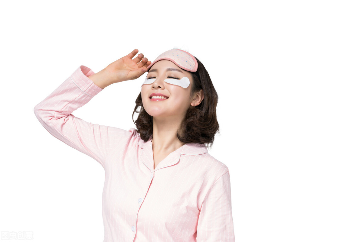 眼霜、眼膜的正确使用方式，要记住，使用不当会伤皮肤的