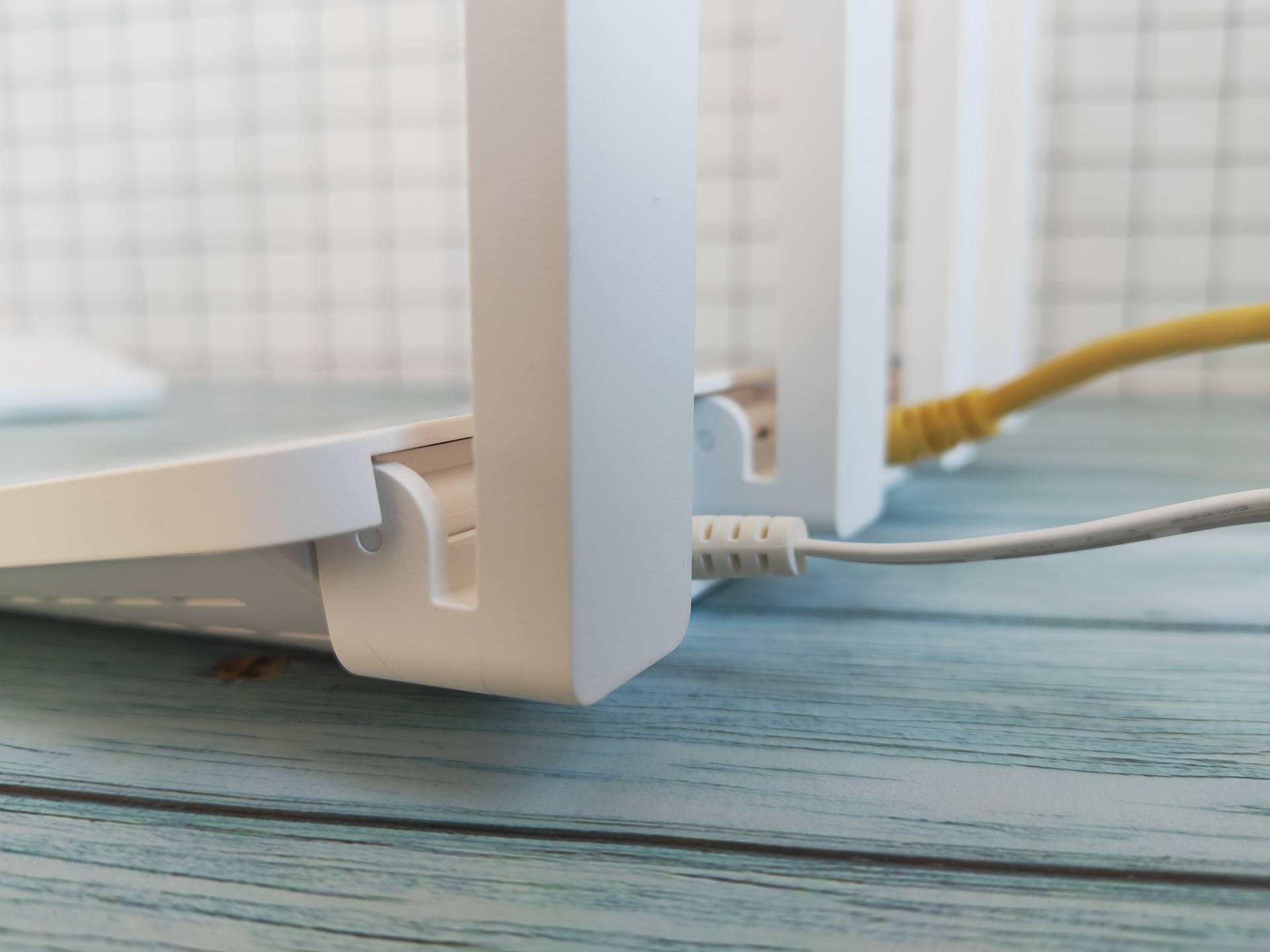 换了大房子，WiFi信号当然要到位，荣耀路由4极速体验