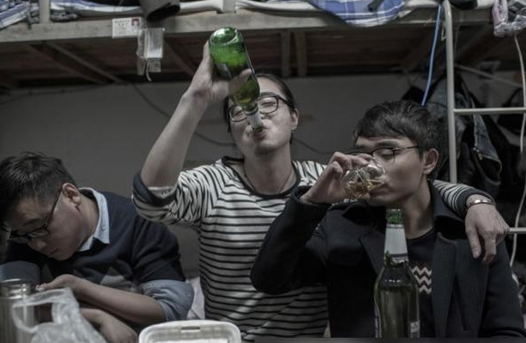 北大教授的“豪宅”，打脸多少放纵成瘾的年轻人，大学生该清醒了