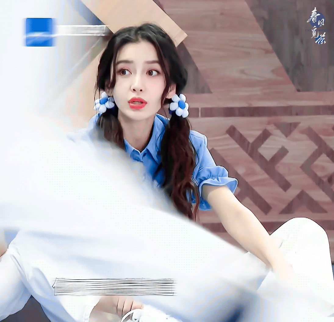 新一期《奔跑吧》和《萌探2》之最新一期的Angelababy