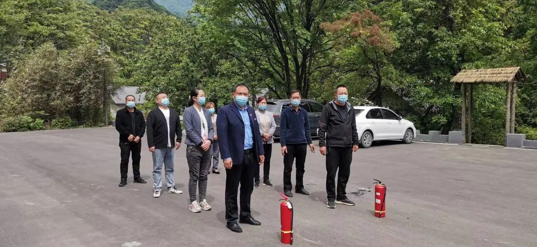 红河谷景区开展园区内消防培训演练活动