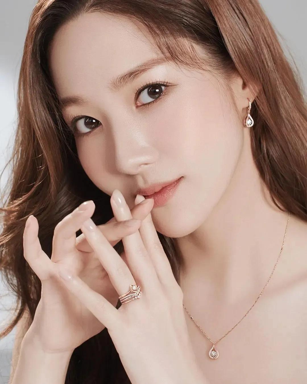 朴敏英：神仙颜值，时尚又仙美