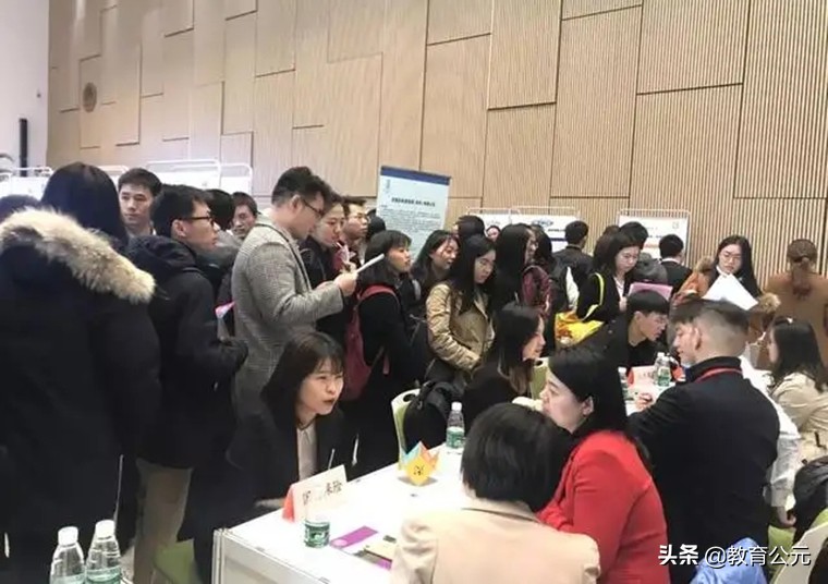 清华与北大的毕业生都去哪里了？收入如何？大数据给你揭开真相