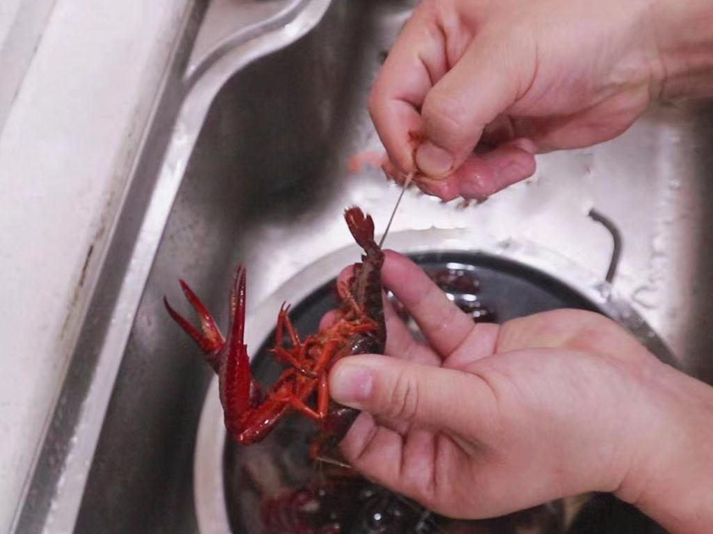 喜欢吃小龙虾却不会做，这3种做法值得收藏，干净卫生经济实惠