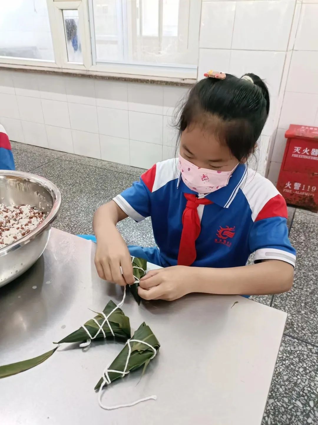 我爱中国节，端午名粽香——记黄龙溪学校劳动教育主题实践活动