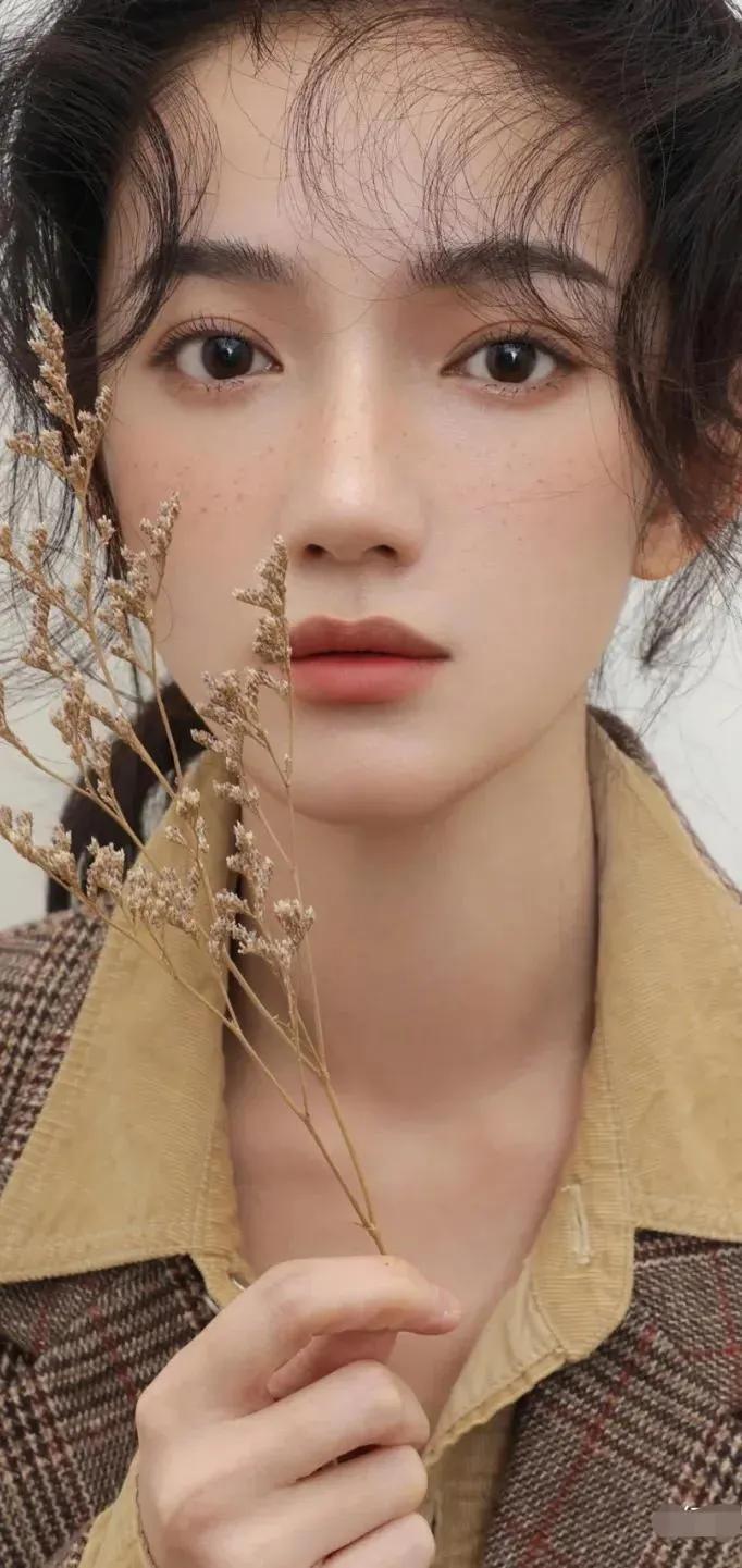 看了下面滴水的句子全文 下面流黄水的说说