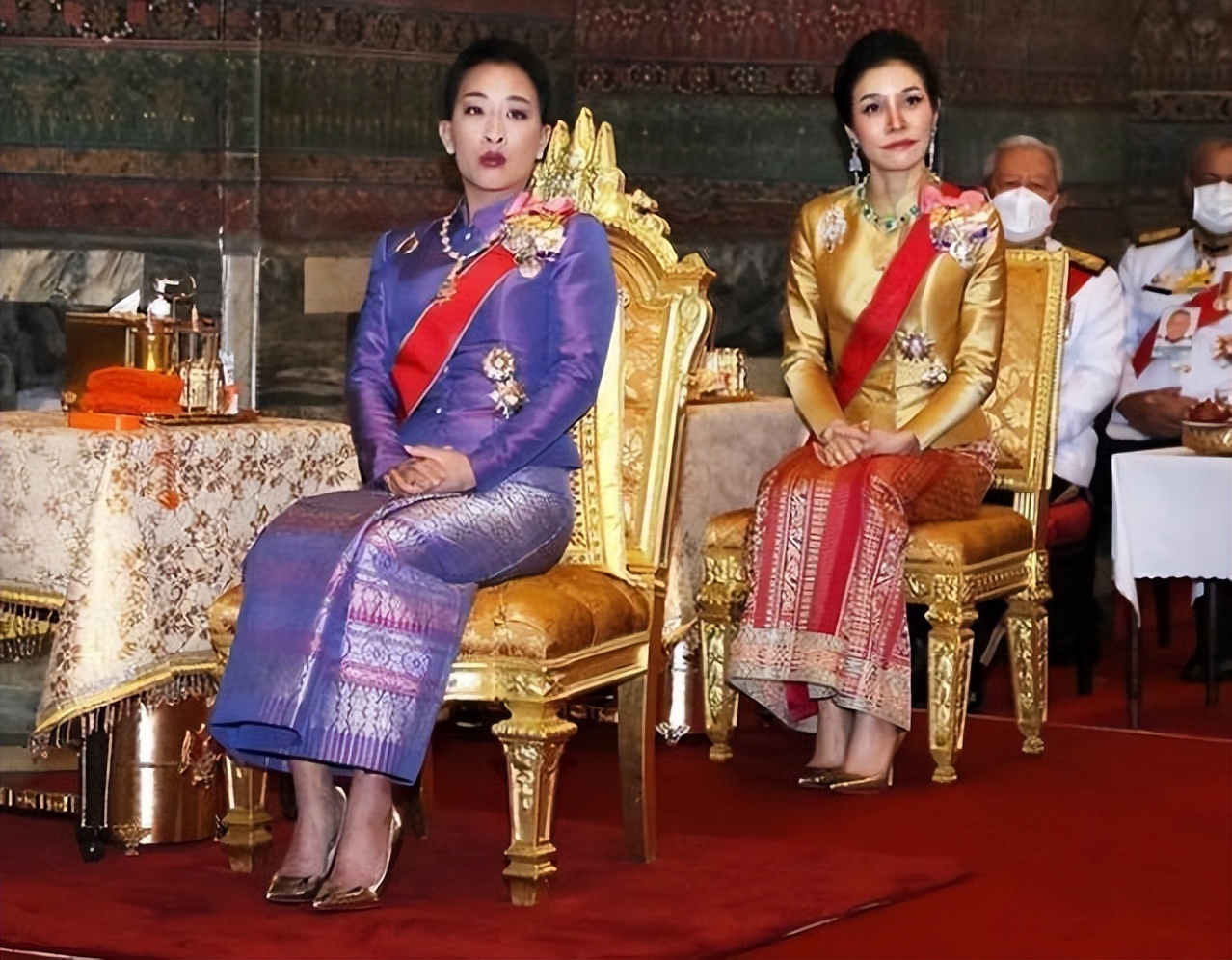 诗妮娜亲笔信曝光，跟44岁帕公主求救，泰版《甄嬛传》风云再起