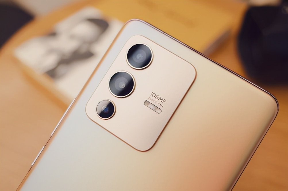 人民網點贊的vivo S12系列，如何成為國產手機新勢能