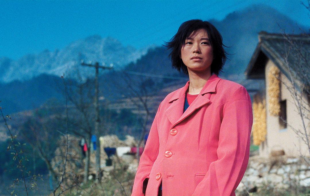 15年后再看《盲山》才懂：被拐卖的女大学生白雪梅为何逃不出大山