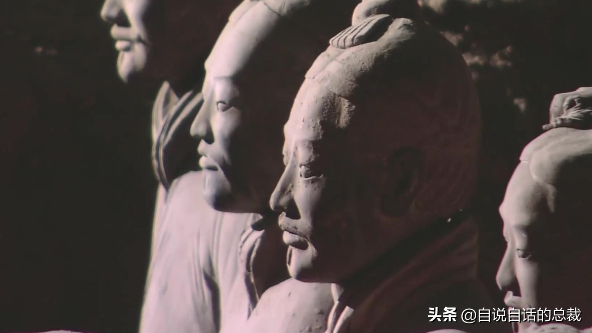 为什么兵马俑会涂装蓝色超导材料？竟然读出不可思议的黑科技故事