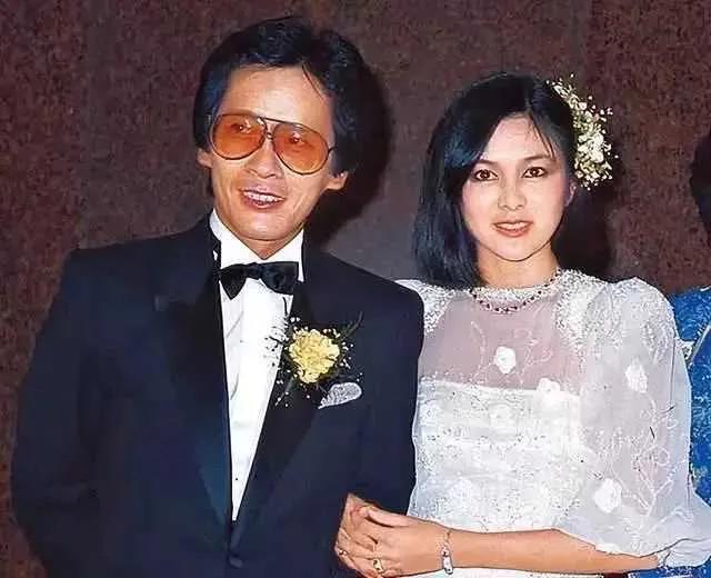 年轻时貌美如花，如今土成大妈，她们经历了什么？