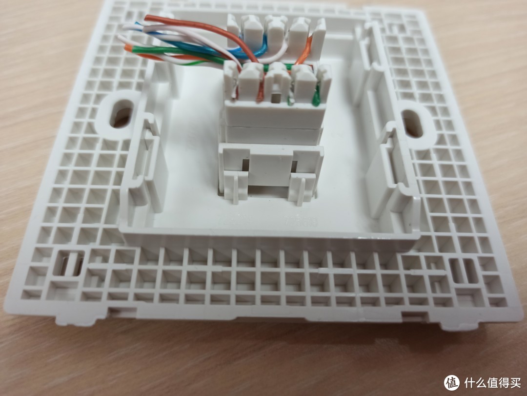 网络面板自己安装，第一次装修遇到这样奇葩做网线的电工