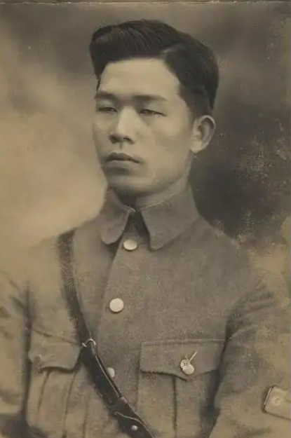 ����ʯ��˵����������ȡ���ң�һ����ë�󶫣���һ������ǹ����