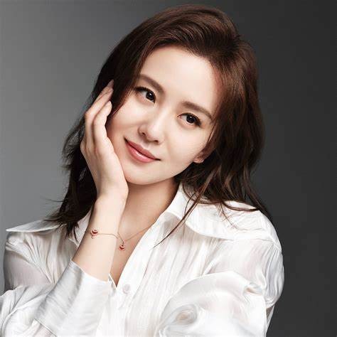 16对中外明星同框,耀眼的“东方美”不输国际咖,举手投足皆风情