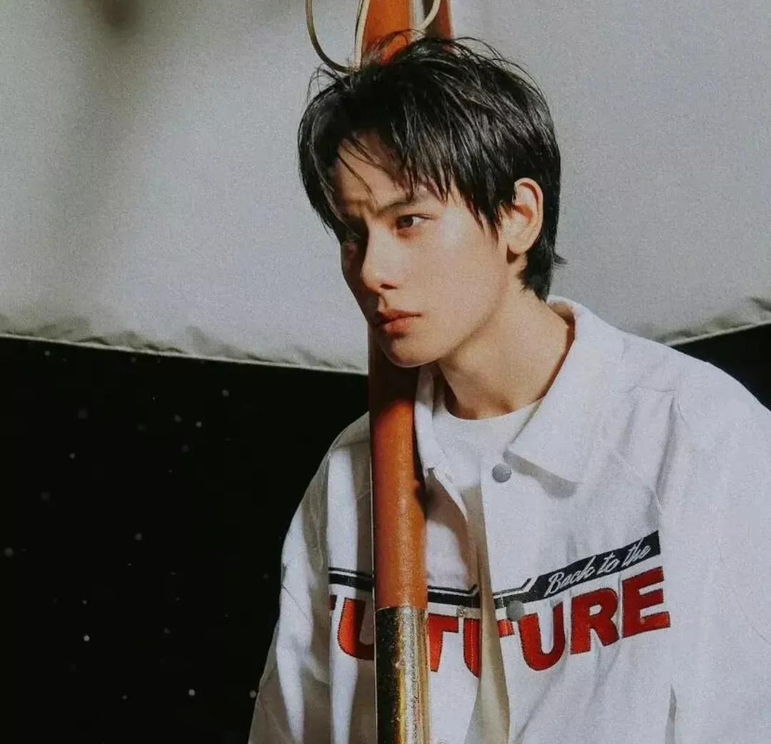 娱乐小八卦 实力演员雷佳音张子枫张新成 蔡徐坤 白敬亭 杨幂 胡一天