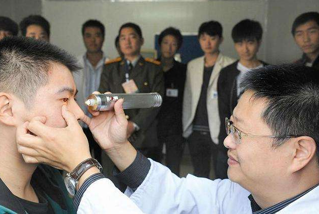 浙江一大学生春季征兵被刷，原因是体检不合格，来看看你有没有