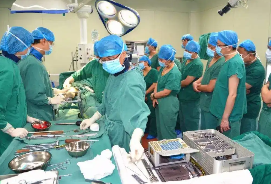 考研名师张雪峰预测：这3个专业分数或上涨，想稳进大学谨慎选择