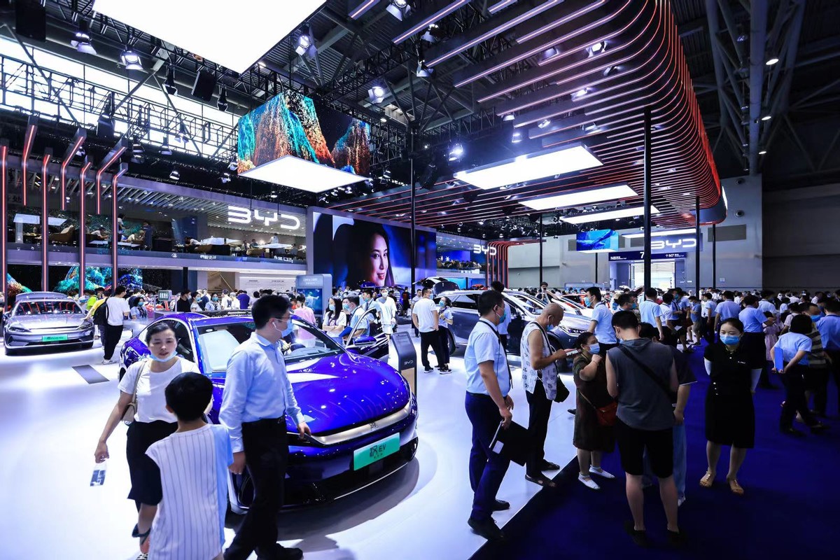 比亞迪展示新能源汽車行業(yè)“標桿”