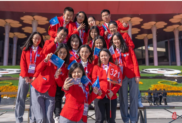 光明日报关注！上海超暖大学：向学生发放万元补助，图书馆24小时“不打烊”