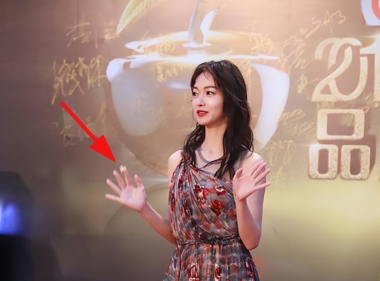 瘦到病态、整容成瘾，痴迷于少女人设，内娱的畸形审美太可怕