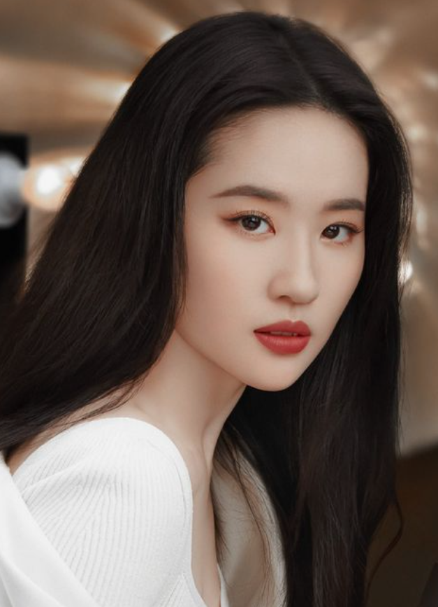刘亦菲 现代妆容的神仙姐姐真的很美