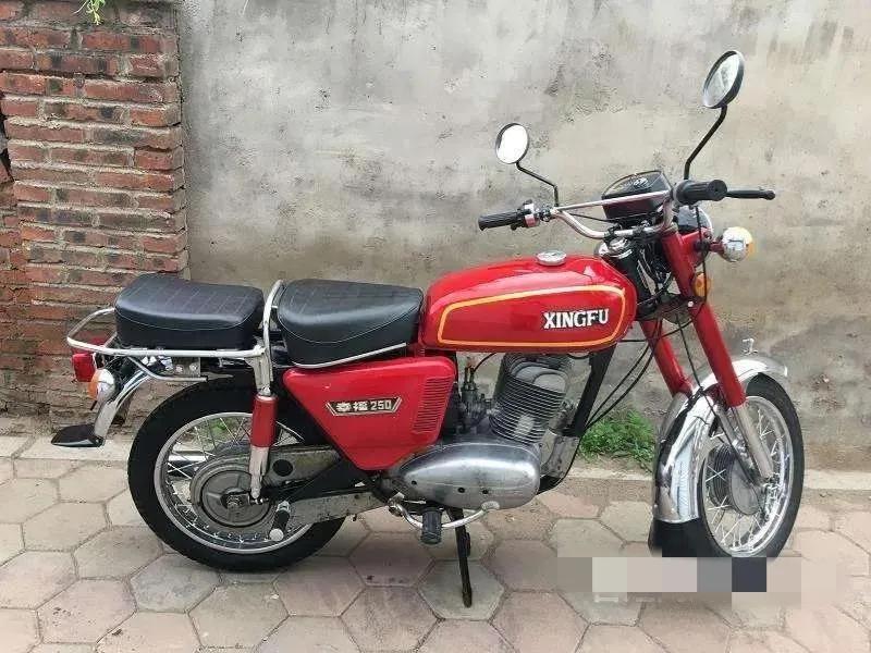 幸福250d后来,厂家为了更方便商贩拖运货物,推出了幸福250d款,有人