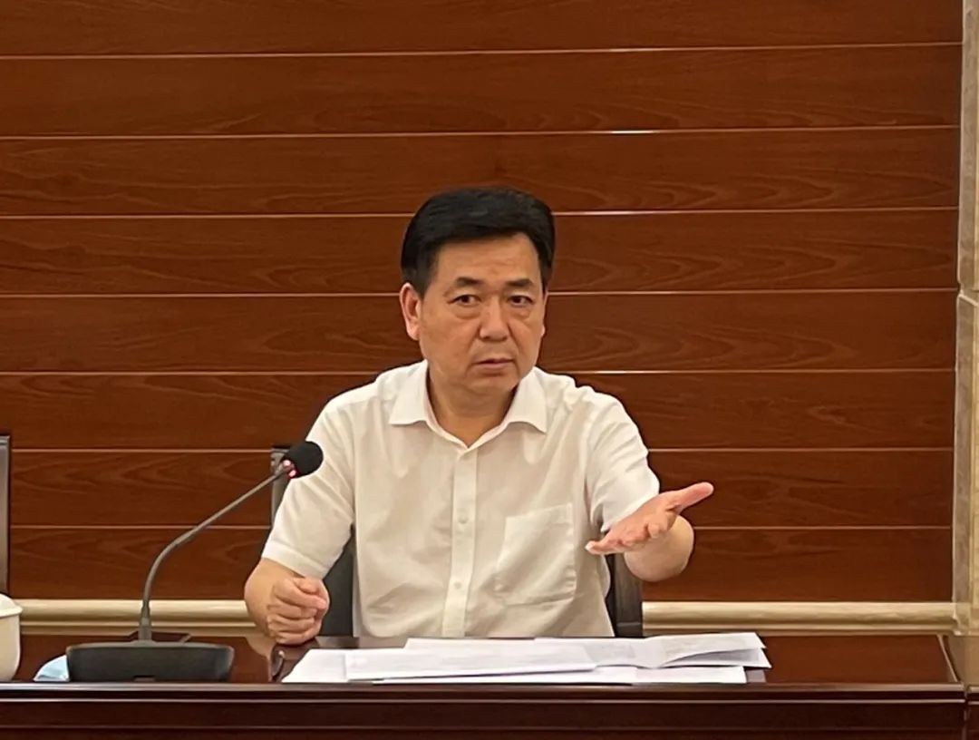 熊安台参加《怀化市城市市容和环境卫生管理条例》修正座谈会
