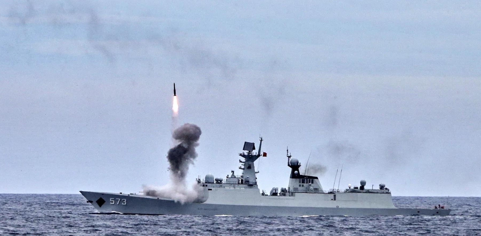 �й�ȫ�ܻ�����054B�س�������ȫ���ƽ������ˣ�һ���ĵ�ָ�տɴ�