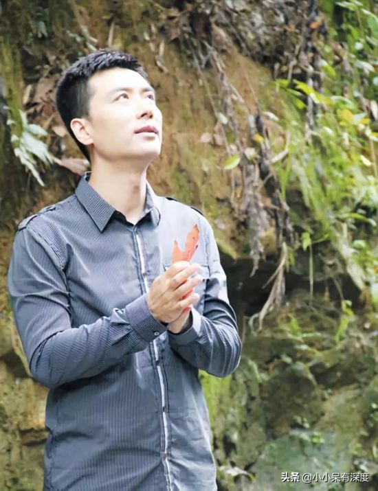 央视国脸郭志坚近况，他隐藏多年的妻子曝光，儿子也是一位帅小伙