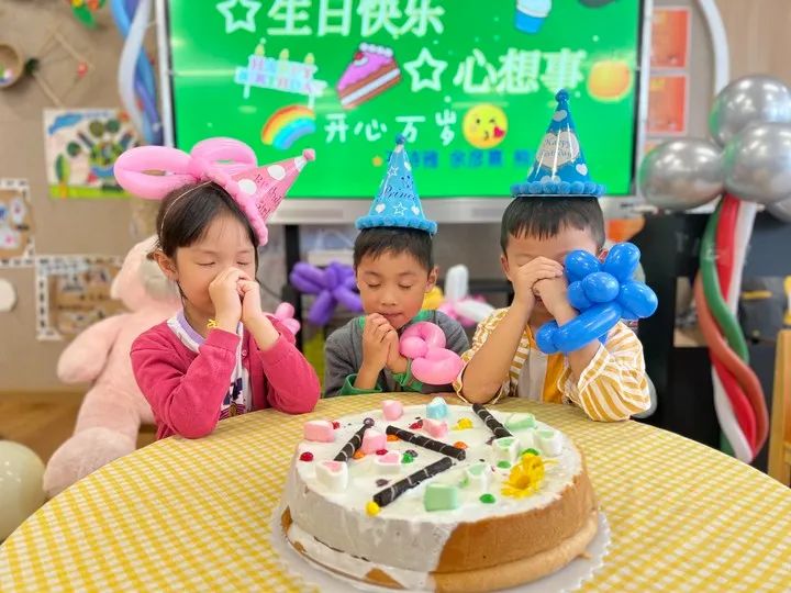 又是大龙虾、又是鲍鱼，被幼儿园的餐食馋哭了