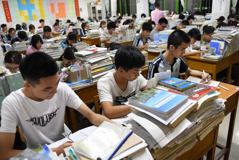 中考迎来大变化，预计2022年正式实行“两考合一”，引起家长不满