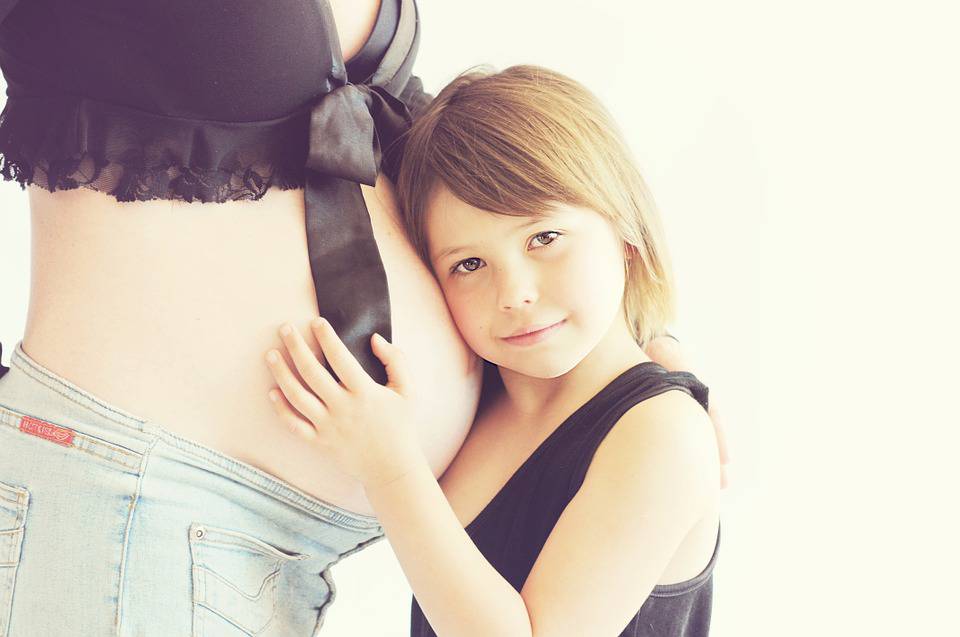 女人生完孩子后，身体有哪些大变化？这5点或无法避免