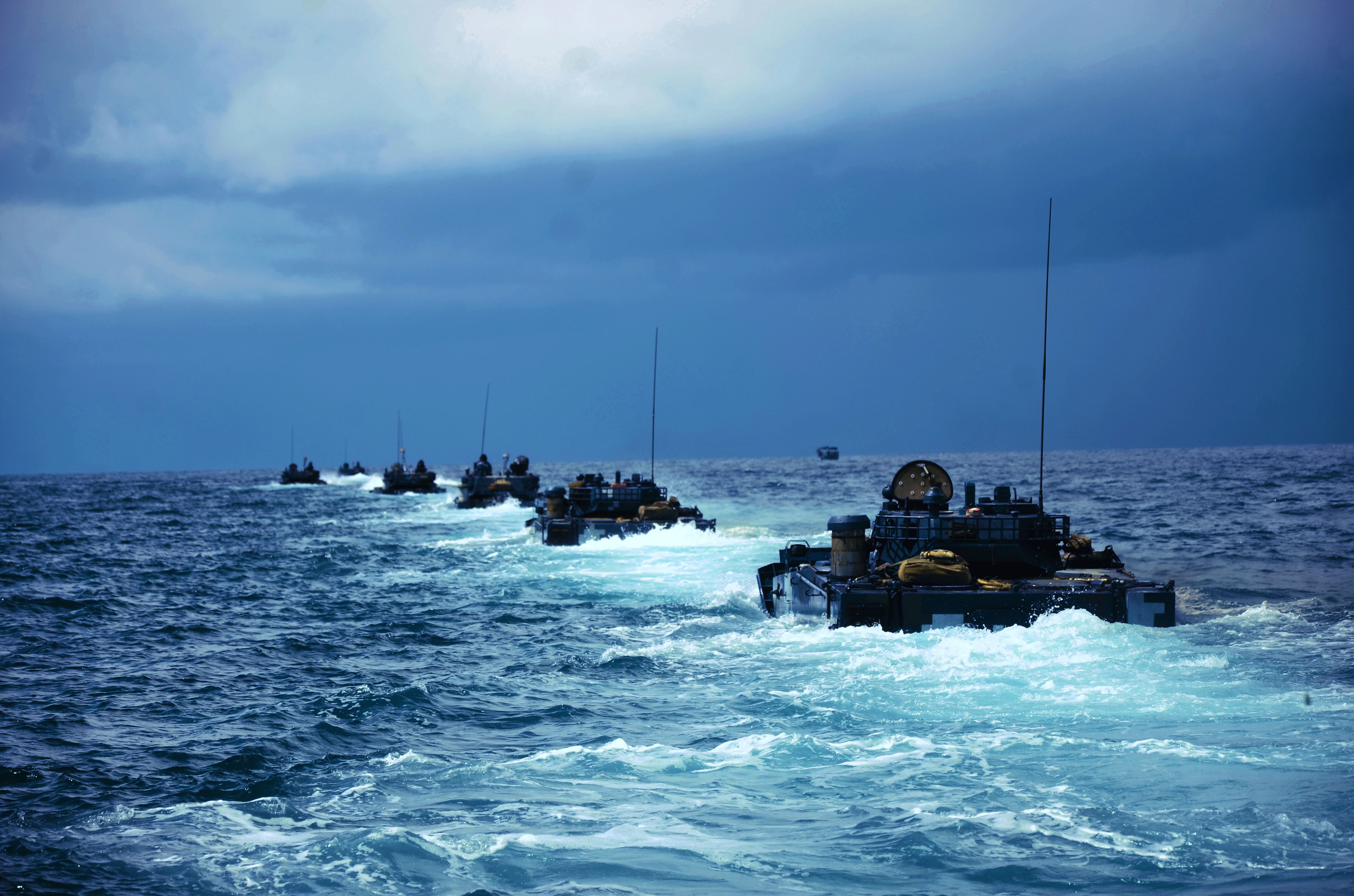 ��ž���̨ս�����룺Χ����ը�����ʣ�����������ű���������ͷ