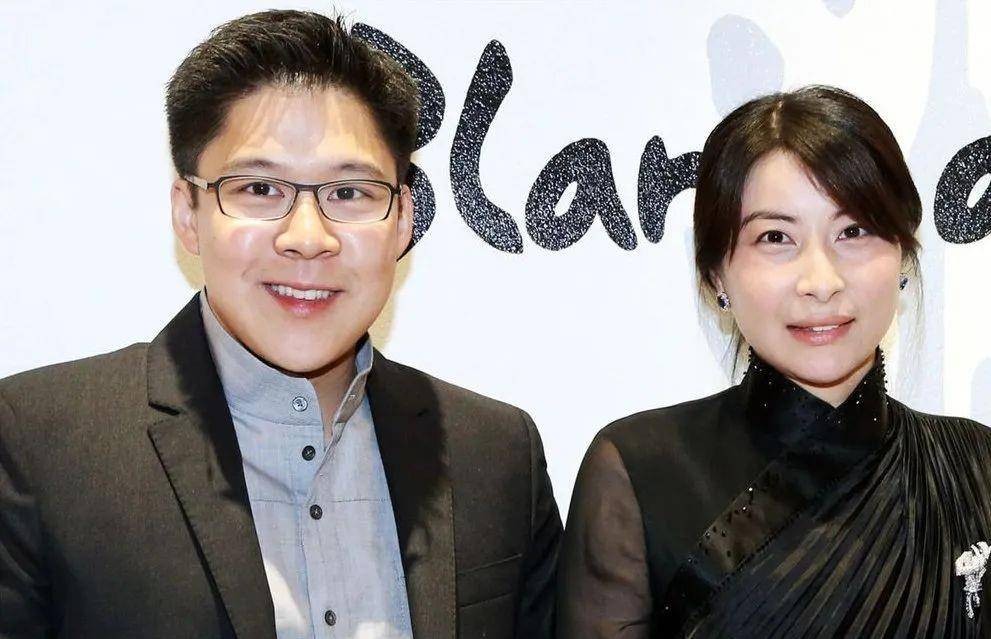 不炒作不乱搞，娱圈最干净的12对夫妻，个个与原配不离不弃