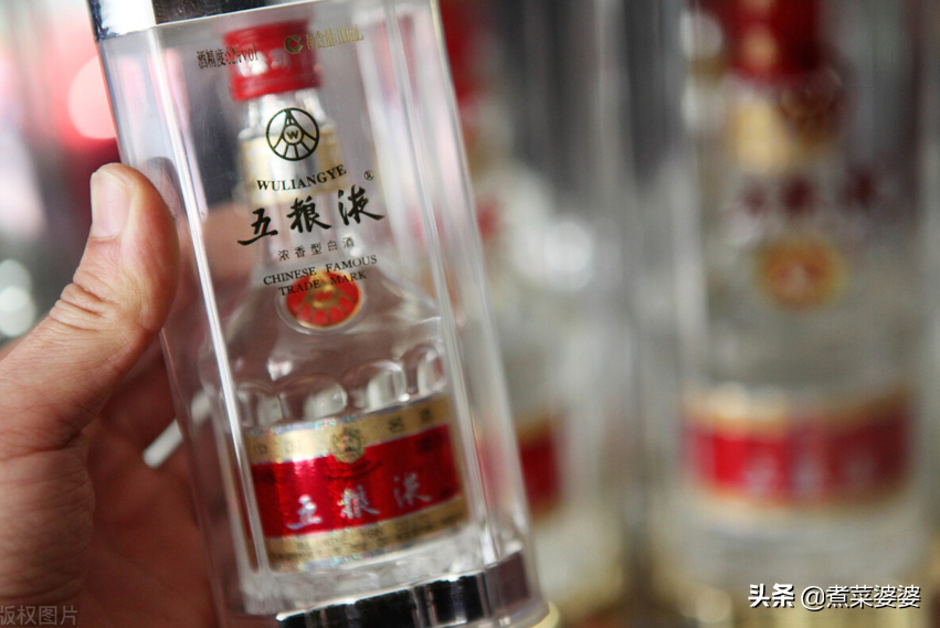 中国哪里产的白酒口感好？8大白酒排名榜，看看你喝过几款？